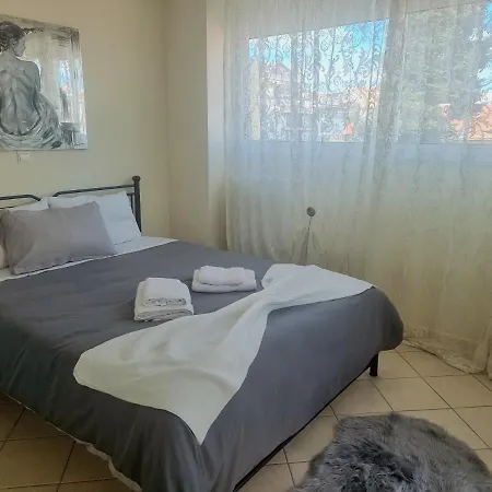 In Centre By Open Apartment