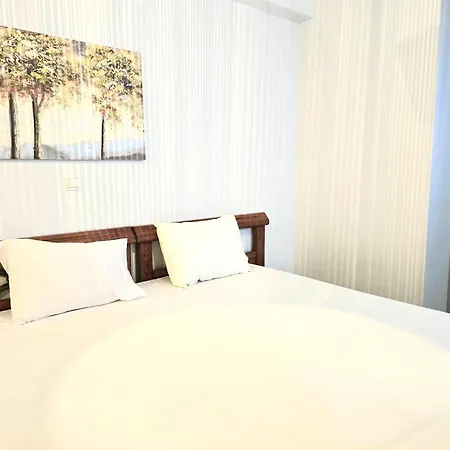 In Centre By Open Apartment